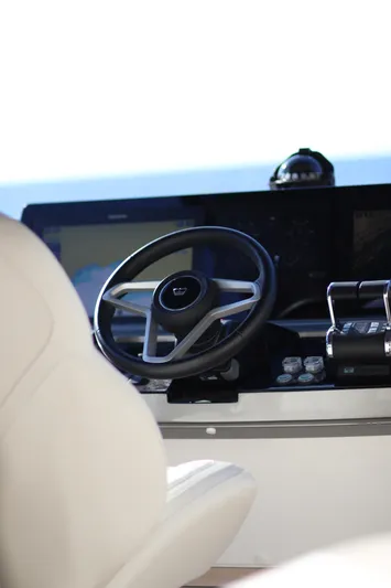 Samuel Yacht Photos Pics Princess F65 - Fly Helm Close Up