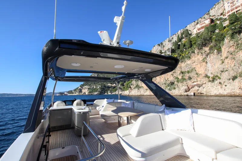 Samuel Yacht Photos Pics Princess F65 - Fly Lounge