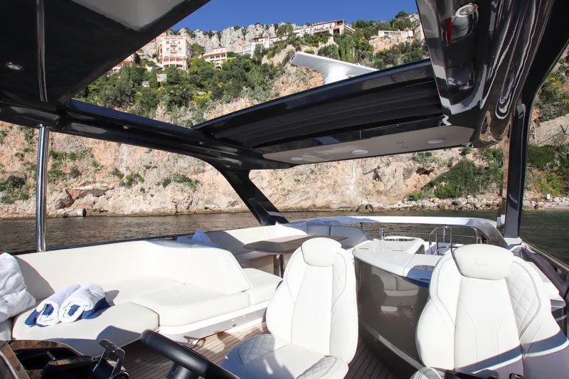 Samuel Yacht Photos Pics Princess F65 - Fly Helm Aft