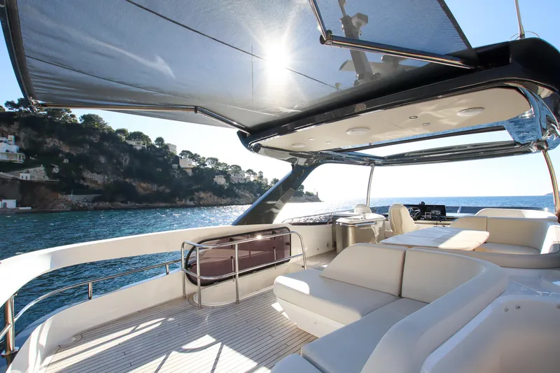 Samuel Yacht Photos Pics Princess F65 - Fly Lounge Awning