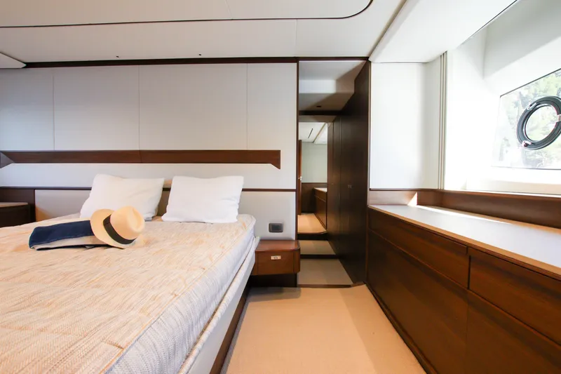 Samuel Yacht Photos Pics Princess F65 - Master Cabin