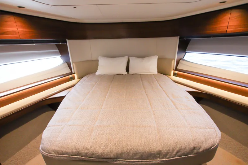 Samuel Yacht Photos Pics Princess F65 - VIP Double Bed
