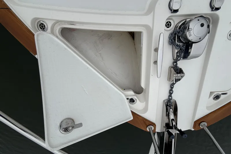Kay Lee Jean Yacht Photos Pics 2023 Sabre 43 Salon Express anchor locker with chain and winch system.