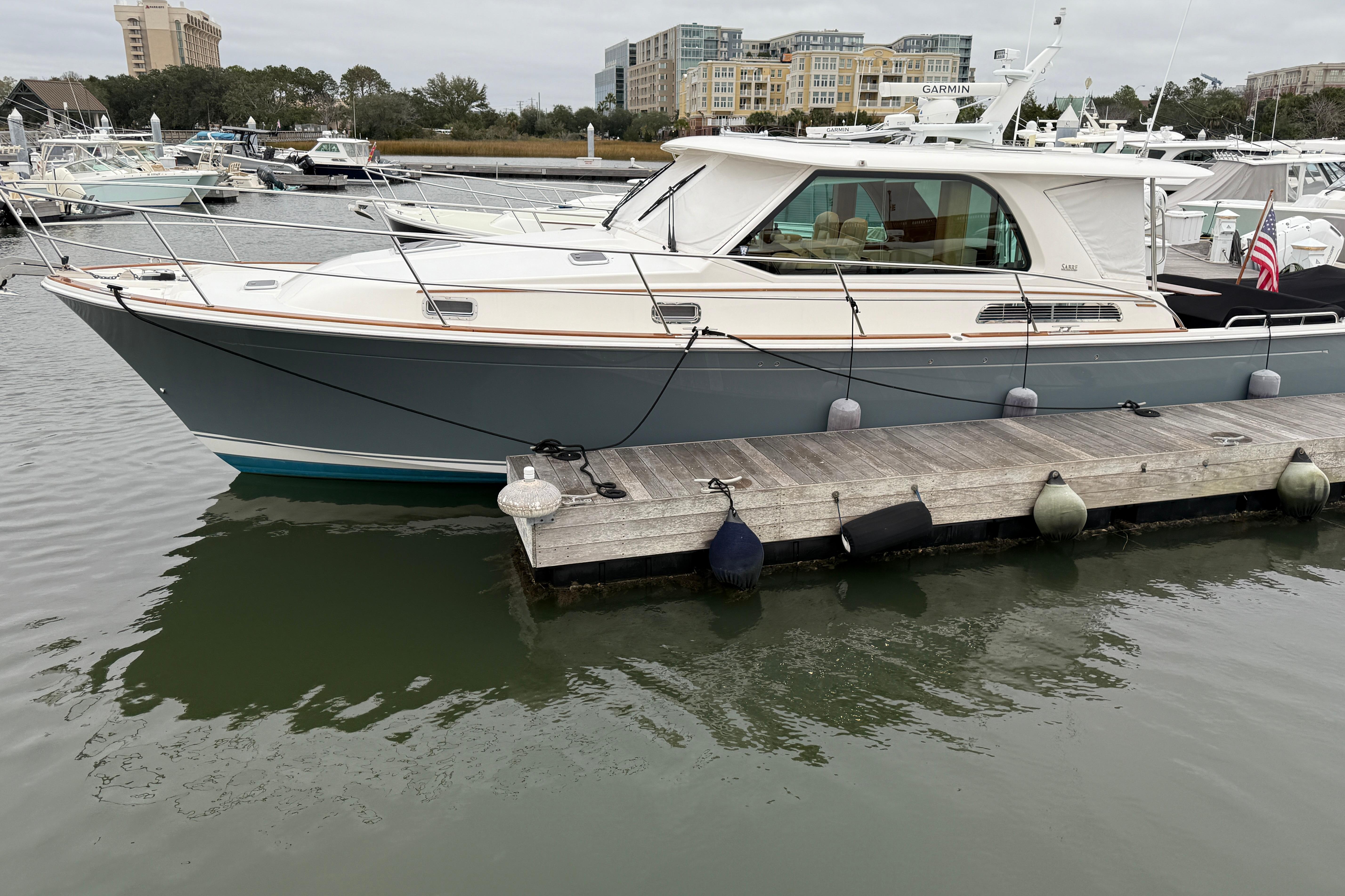 Sabre 43 Salon Express