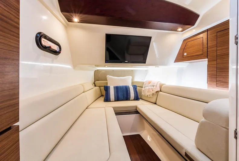 Boston Whaler 350 Realm Yacht Photos Pics 