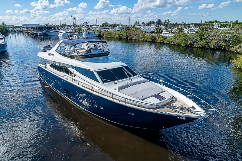 La Bella Vita Yacht Photos Pics 