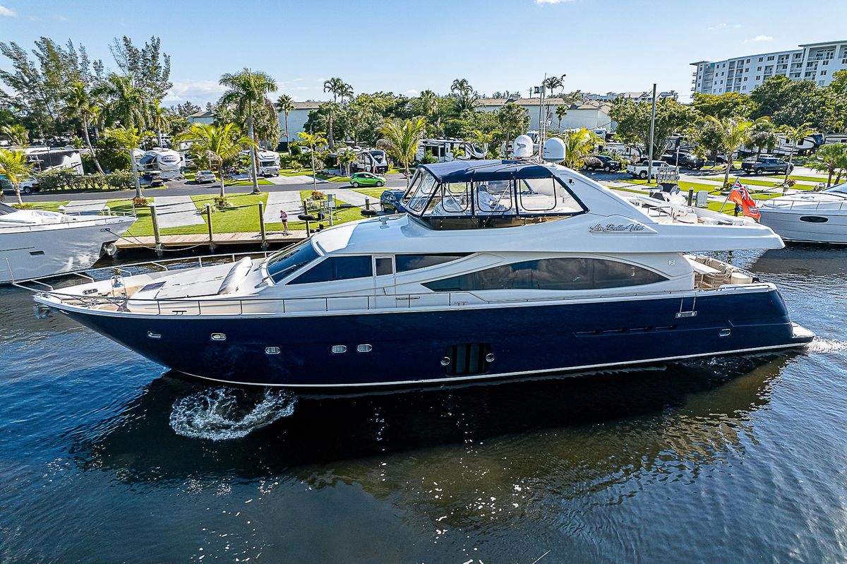 2006 Ferretti Yachts 83 
