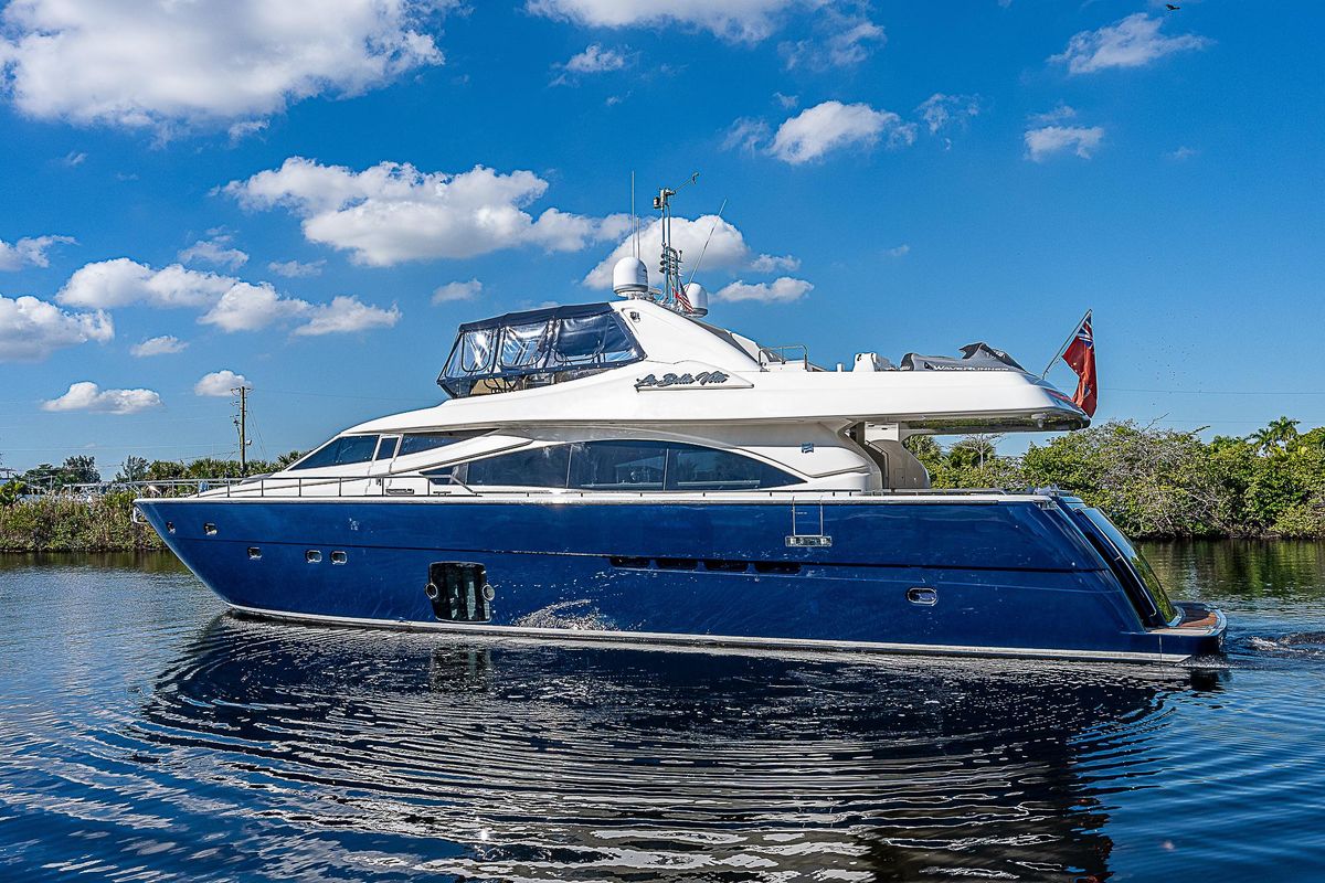 2006 Ferretti Yachts 83 