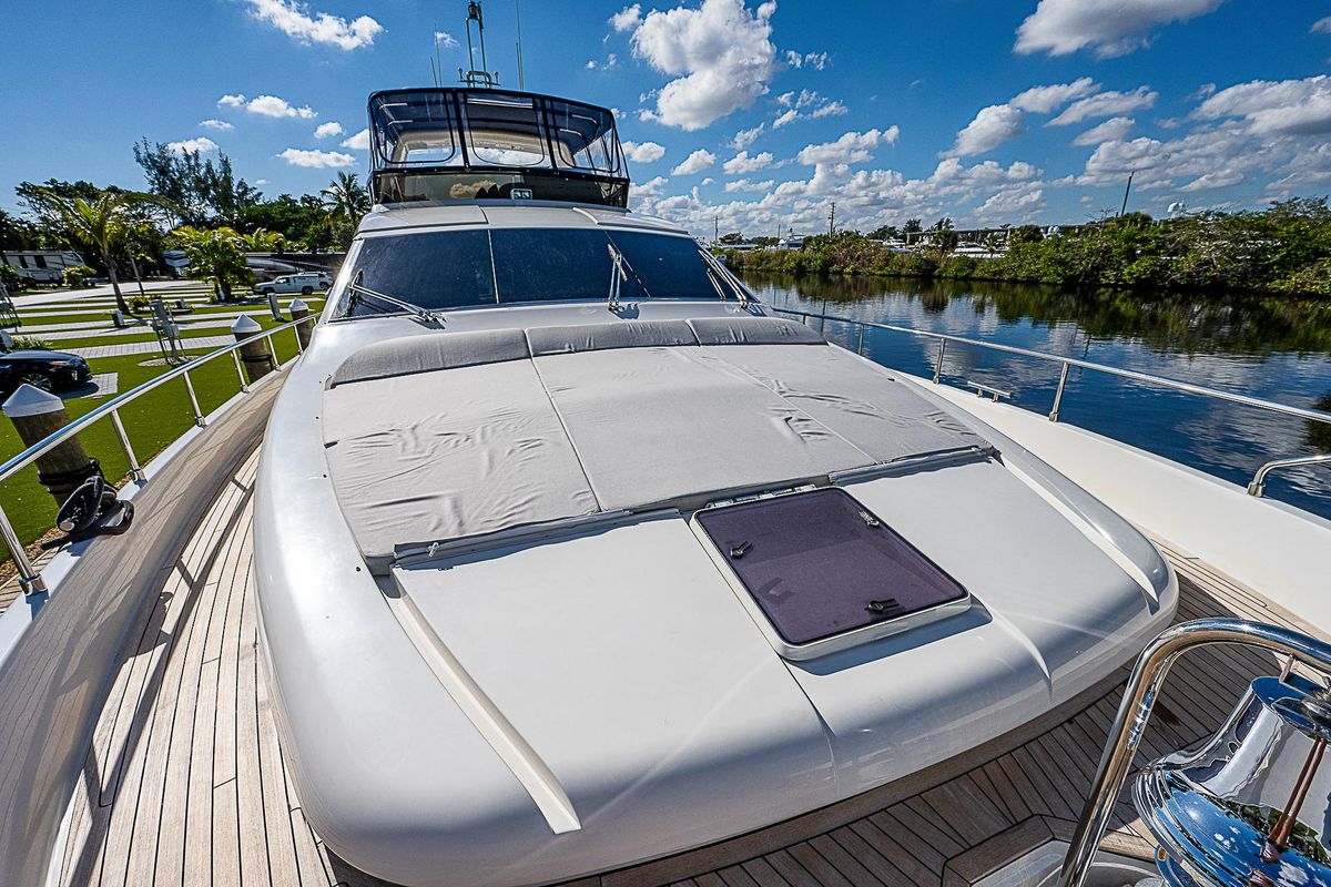 2006 Ferretti Yachts 83 