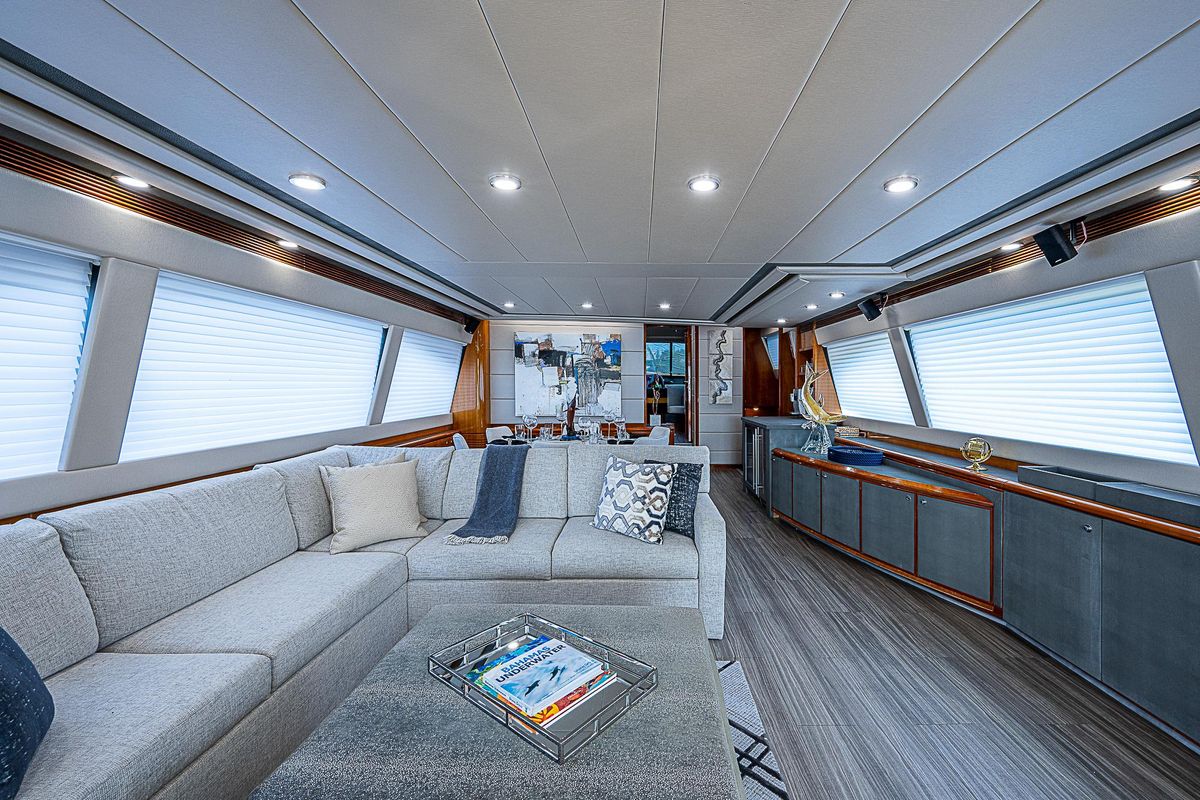 2006 Ferretti Yachts 83 