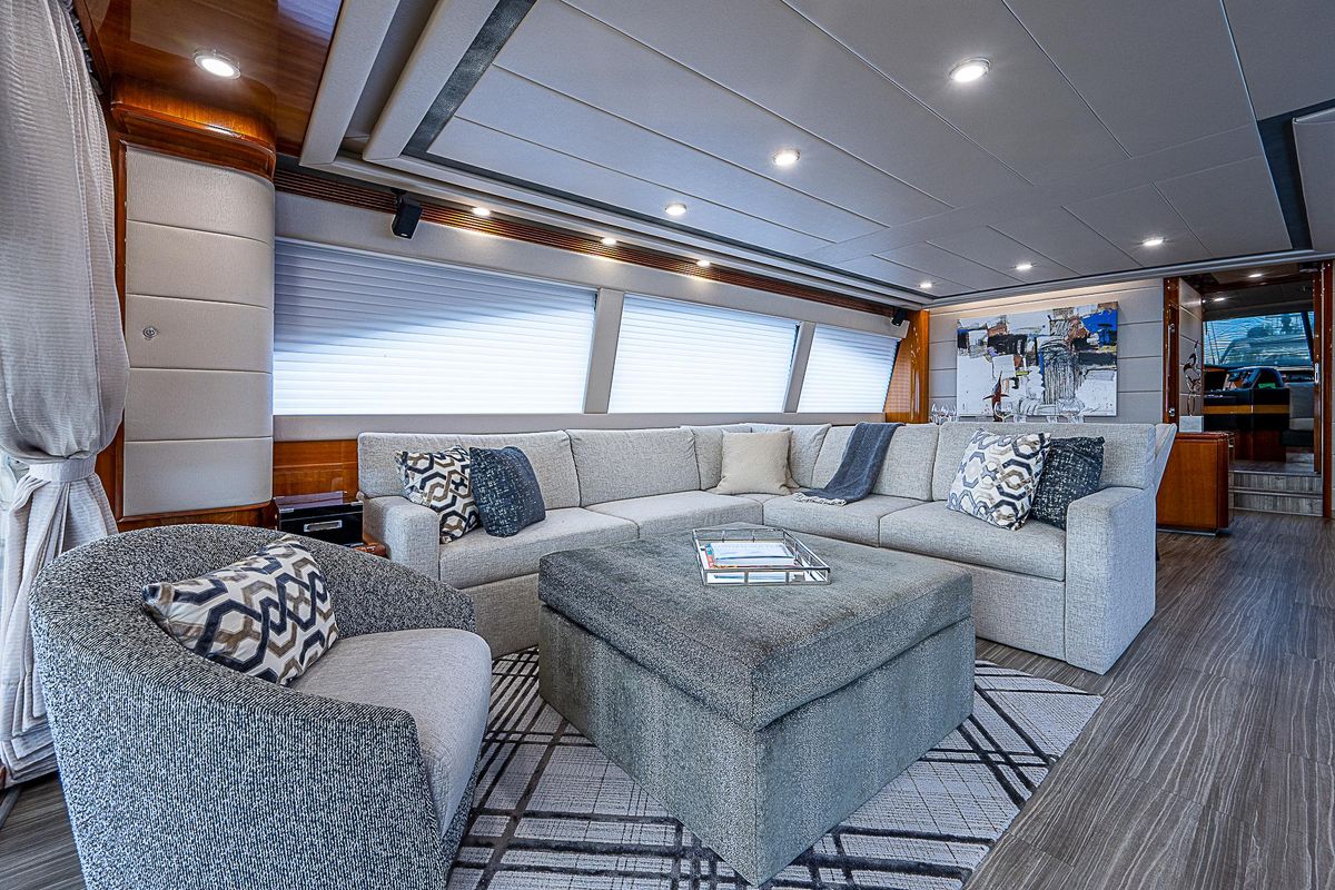 2006 Ferretti Yachts 83 