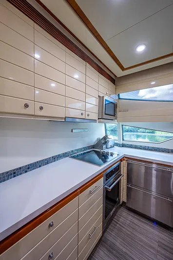 La Bella Vita Yacht Photos Pics 