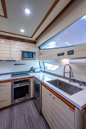 La Bella Vita Yacht Photos Pics 