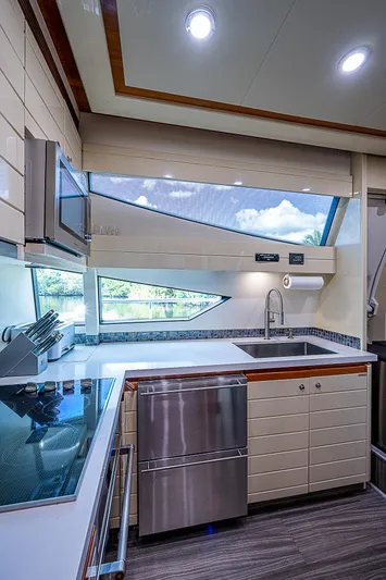 La Bella Vita Yacht Photos Pics 