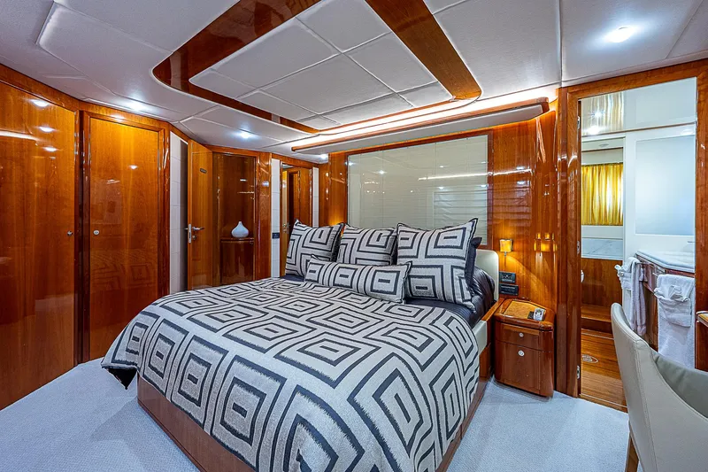 La Bella Vita Yacht Photos Pics 