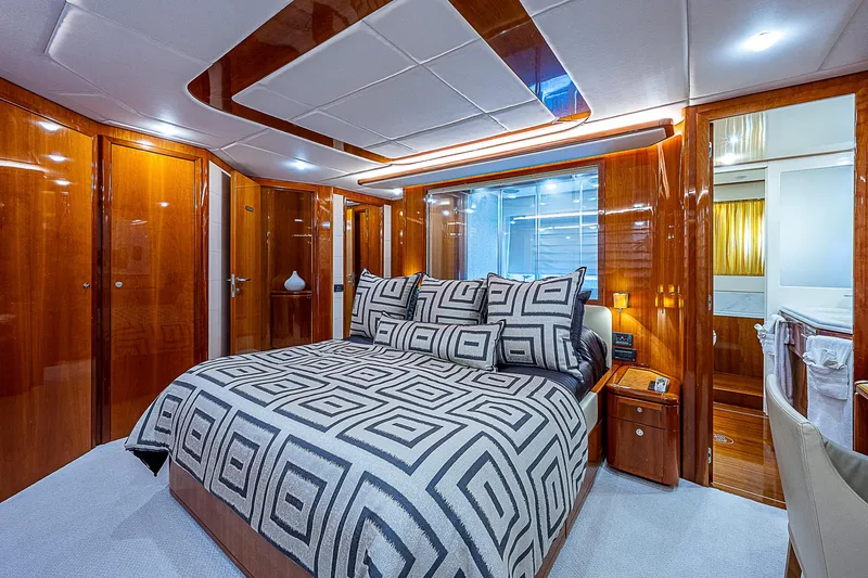 La Bella Vita Yacht Photos Pics 