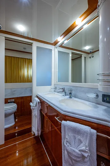 La Bella Vita Yacht Photos Pics 