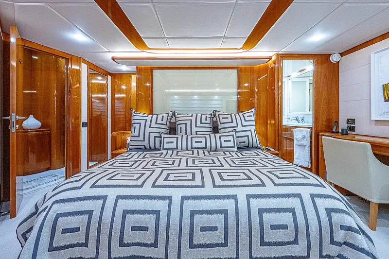 La Bella Vita Yacht Photos Pics 