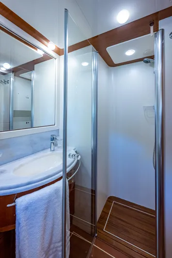 La Bella Vita Yacht Photos Pics 