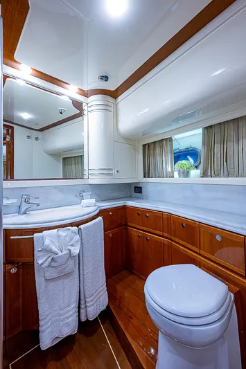 La Bella Vita Yacht Photos Pics 