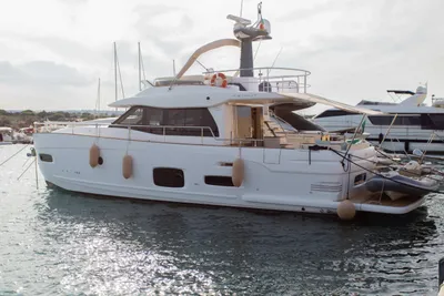 2018 Azimut Magellano 53