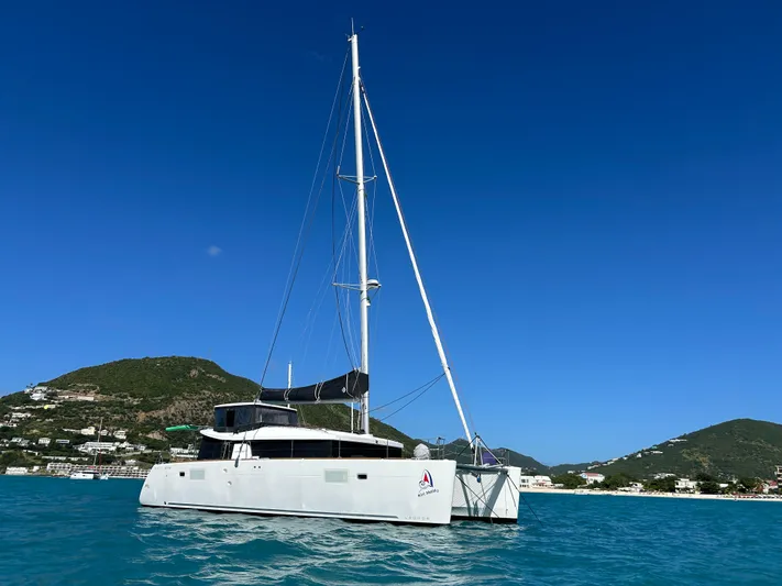 Kiri Maia Yacht Photos Pics 