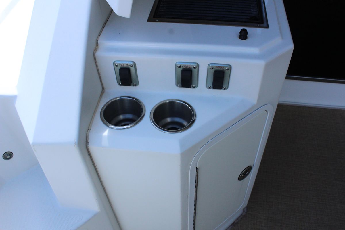 2014 Cruisers Yachts 45 