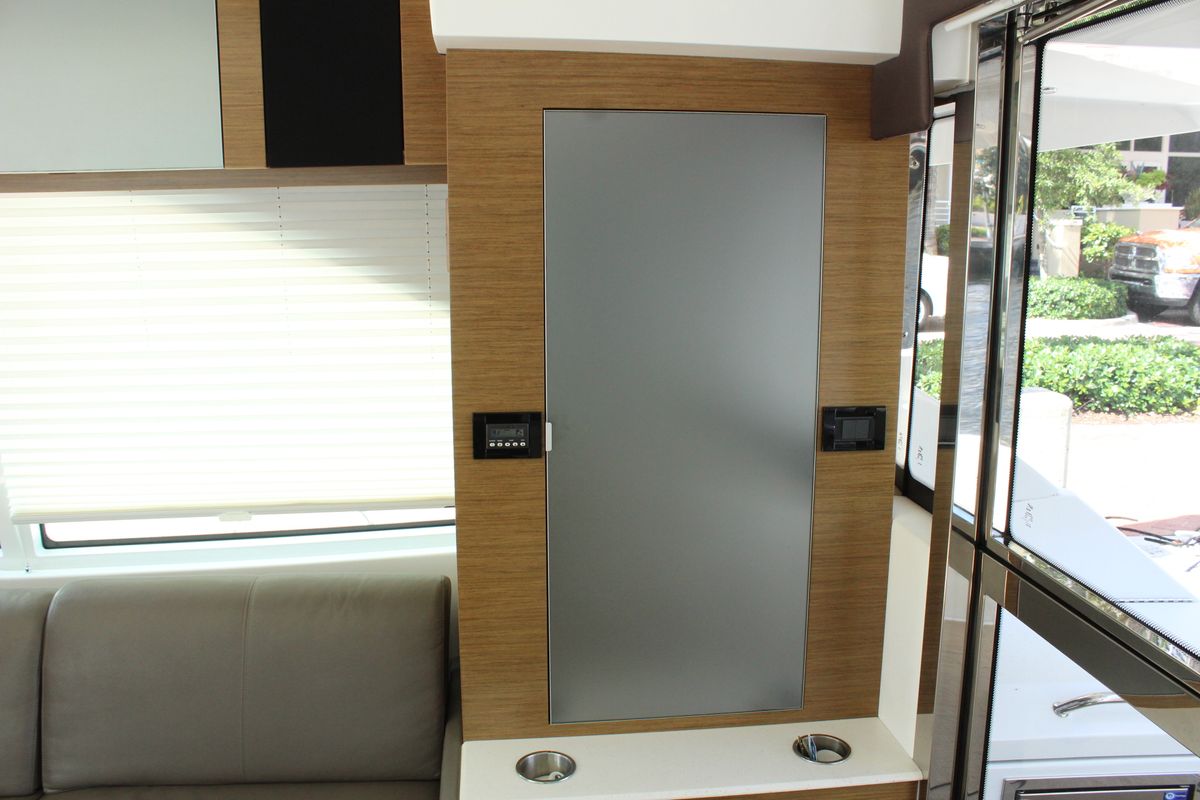 2014 Cruisers Yachts 45 