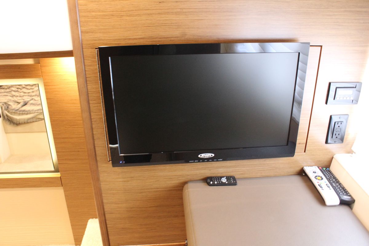 2014 Cruisers Yachts 45 