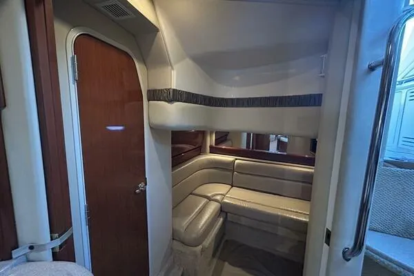  Yacht Photos Pics Interior of 2003 Sea Ray 420 Sundancer yacht with cozy seating area.