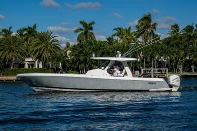 Intrepid 375 Nomad SE
