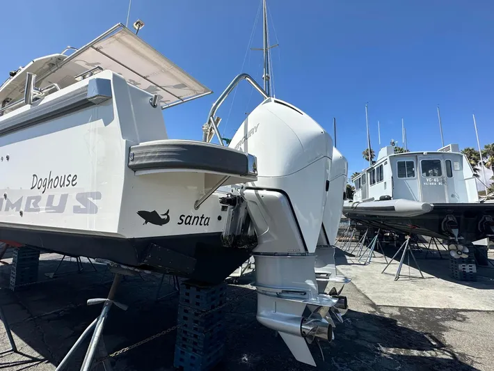 Dog House Yacht Photos Pics 