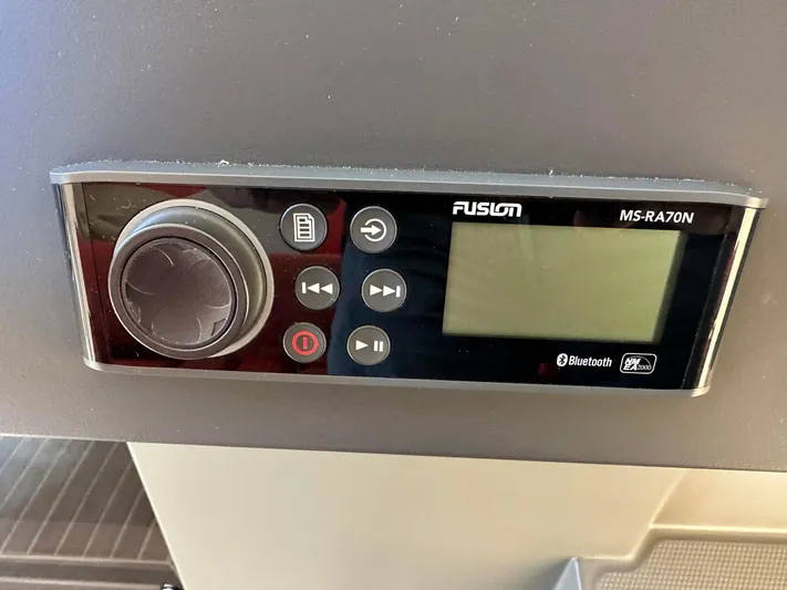 Dog House Yacht Photos Pics 