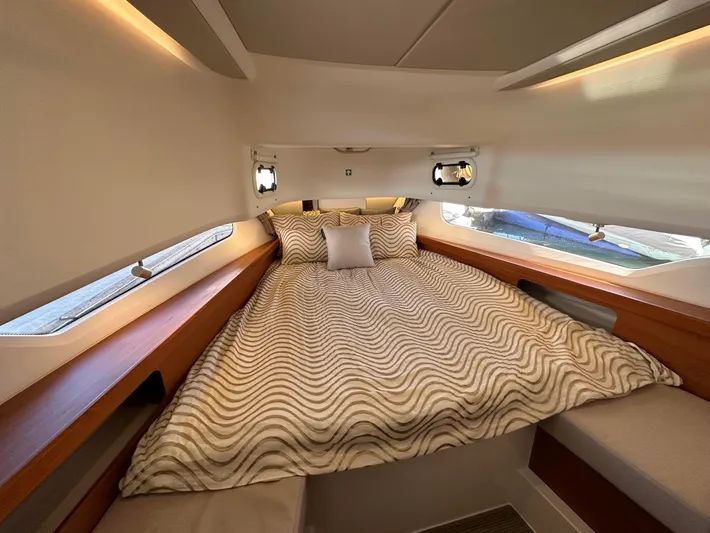 Dog House Yacht Photos Pics Owners Berth