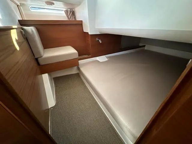 Dog House Yacht Photos Pics Guest Stateroom
