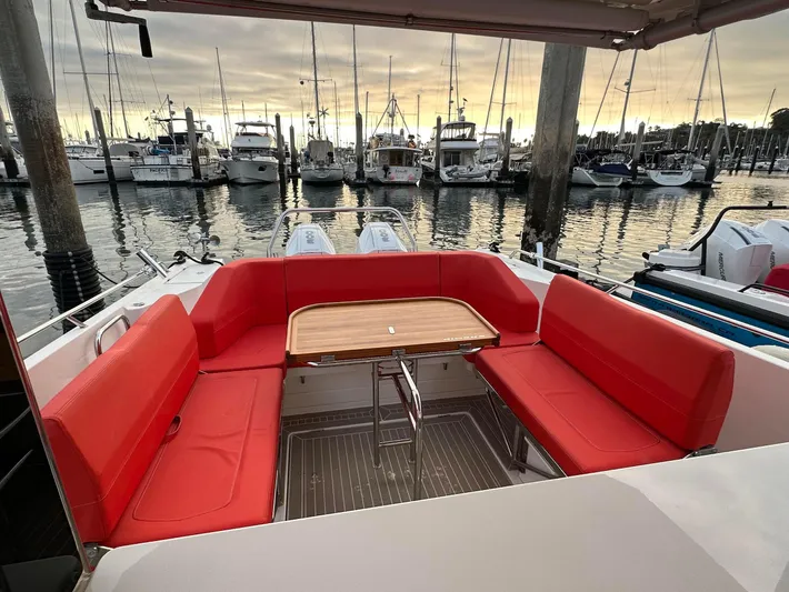 Dog House Yacht Photos Pics 