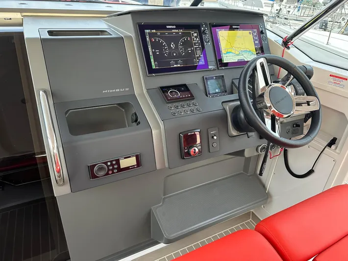 Dog House Yacht Photos Pics 