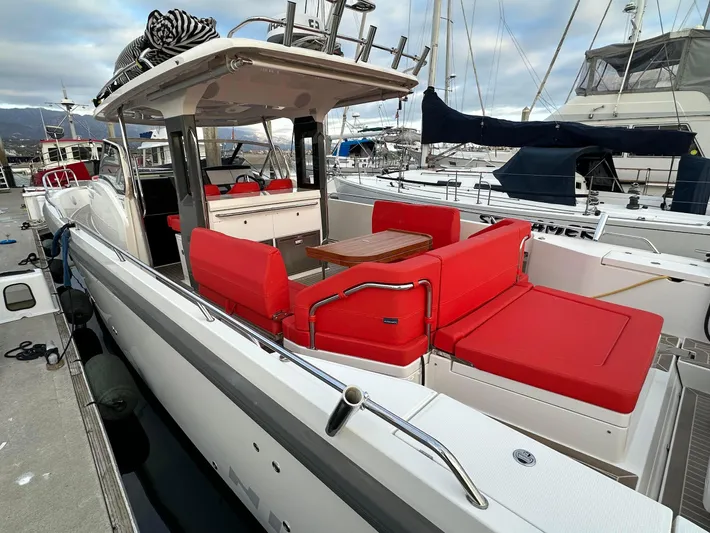 Dog House Yacht Photos Pics 