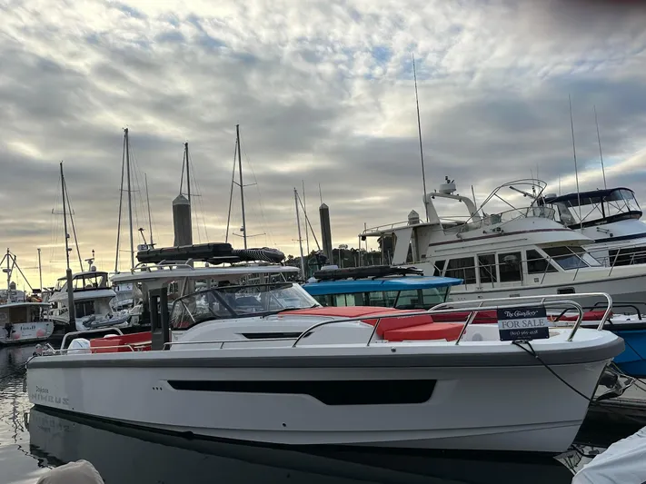 Dog House Yacht Photos Pics 