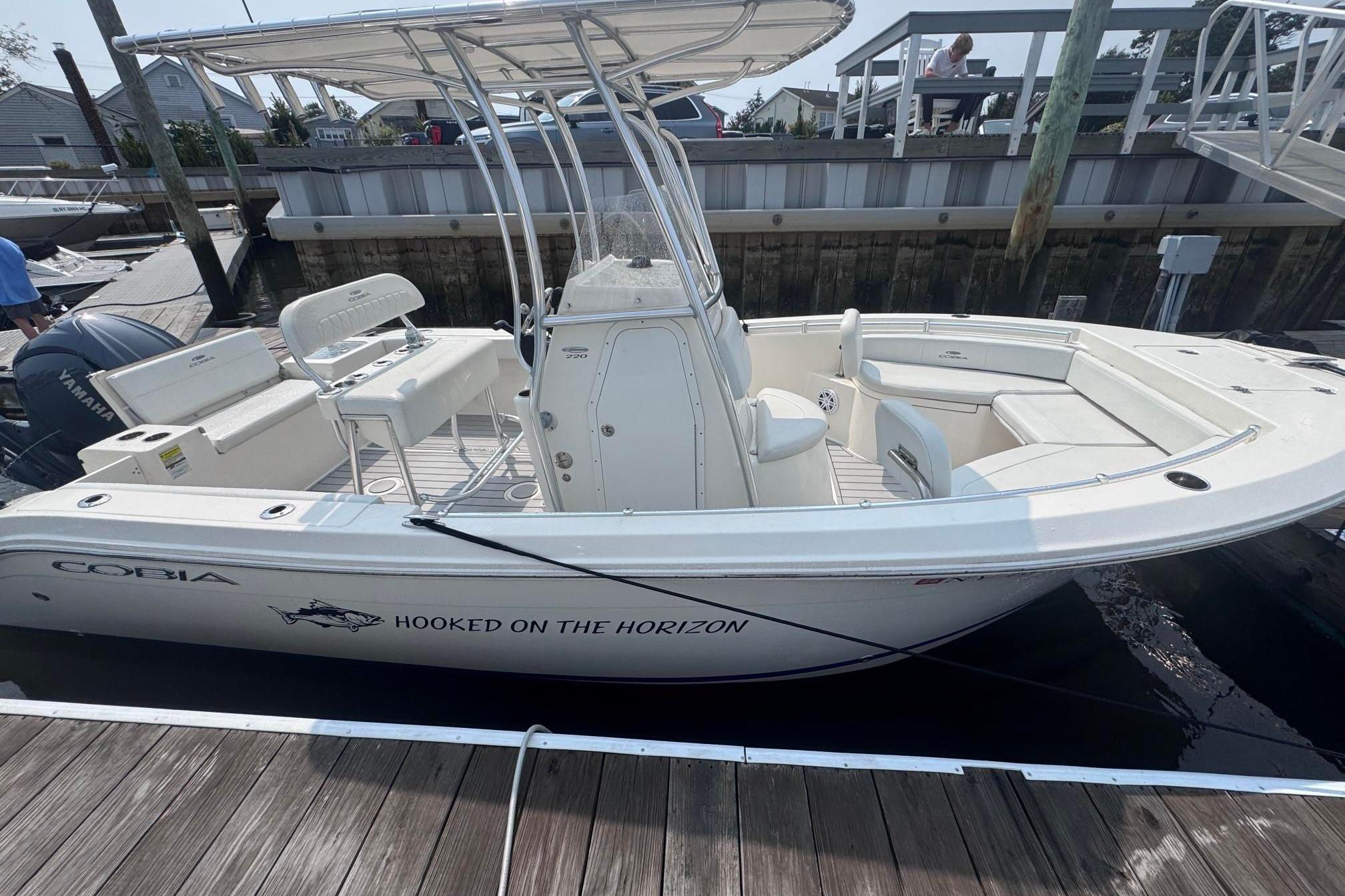 Cobia 220 Center Console