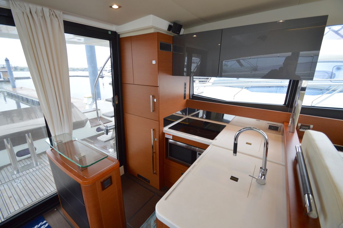 2016 Prestige 50 