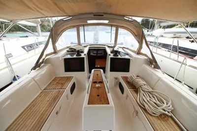 Dufour 382