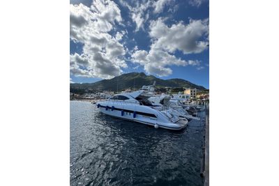 Yacht