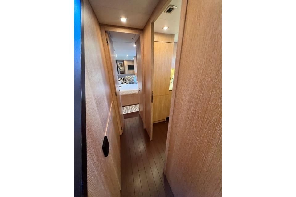 2009 Mangusta 72 
