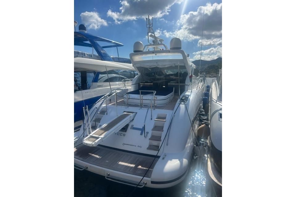 2009 Mangusta 72 