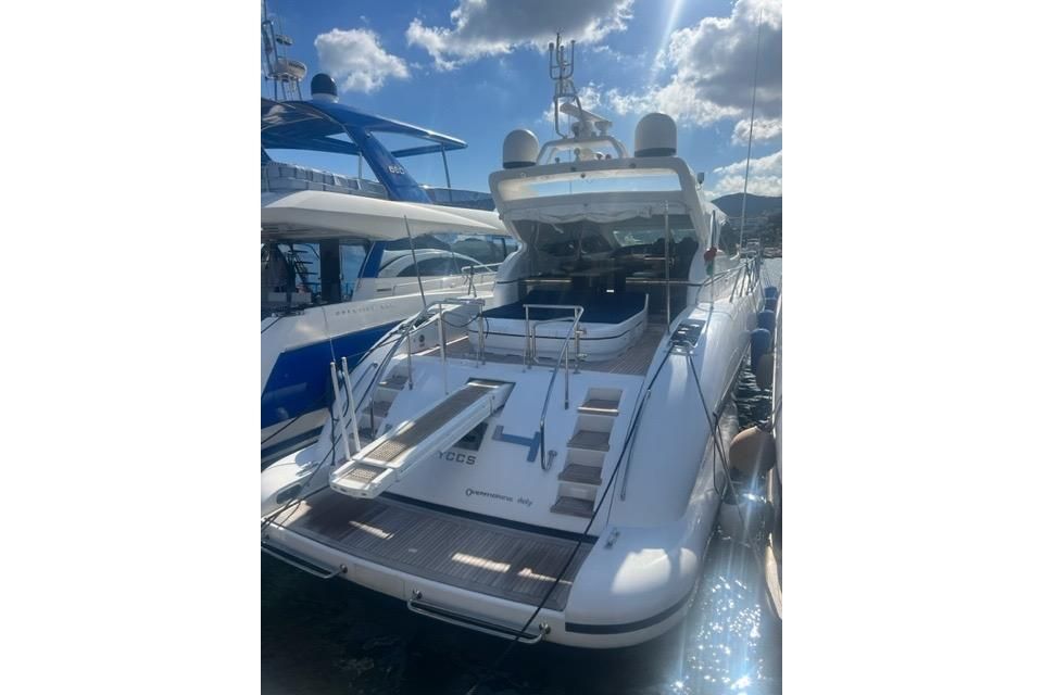 2009 Mangusta 72 