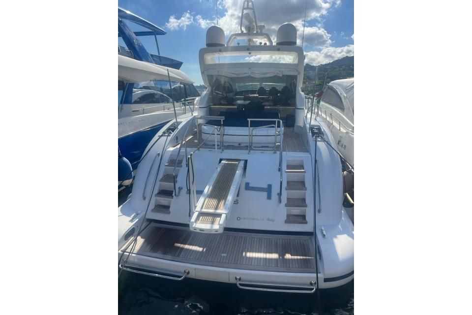 2009 Mangusta 72 