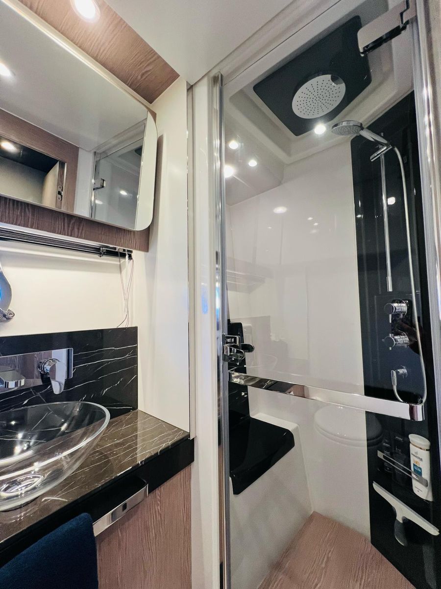 2022 Azimut 60 