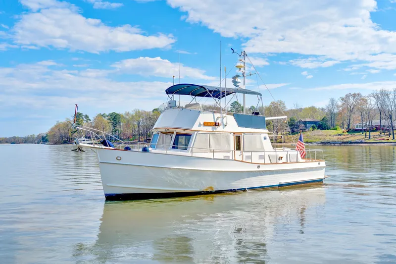 Lu-sea-lu Yacht Photos Pics 