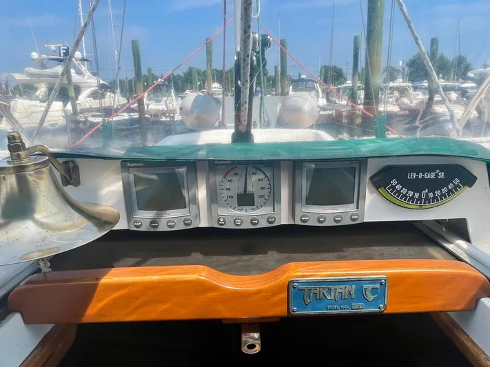  Yacht Photos Pics Tartan 4100 sailboat cockpit with navigation instruments, 2001 model.